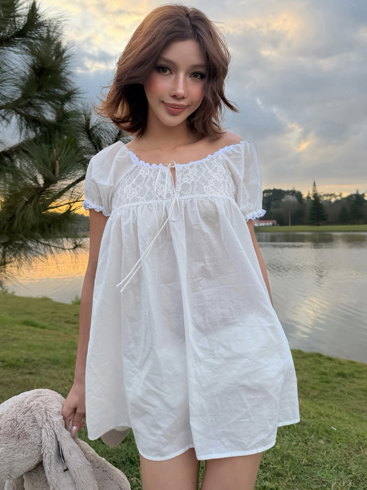 فستان أبيض قصير بدون أكتاف من  - مراجعة Off Shoulder Puff Sleeve Sundress وسعره