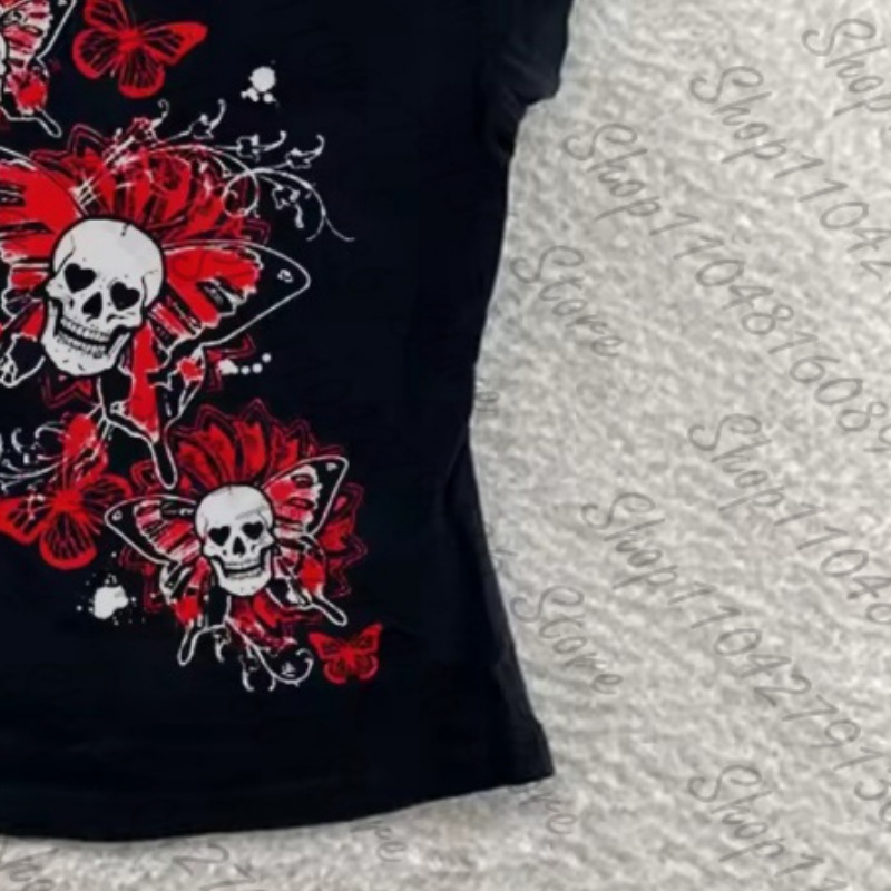 ملابس Y2K: تي شيرت أسود أنيق ب - مراجعة Y2K Graphic Baby Tee Crop وسعره