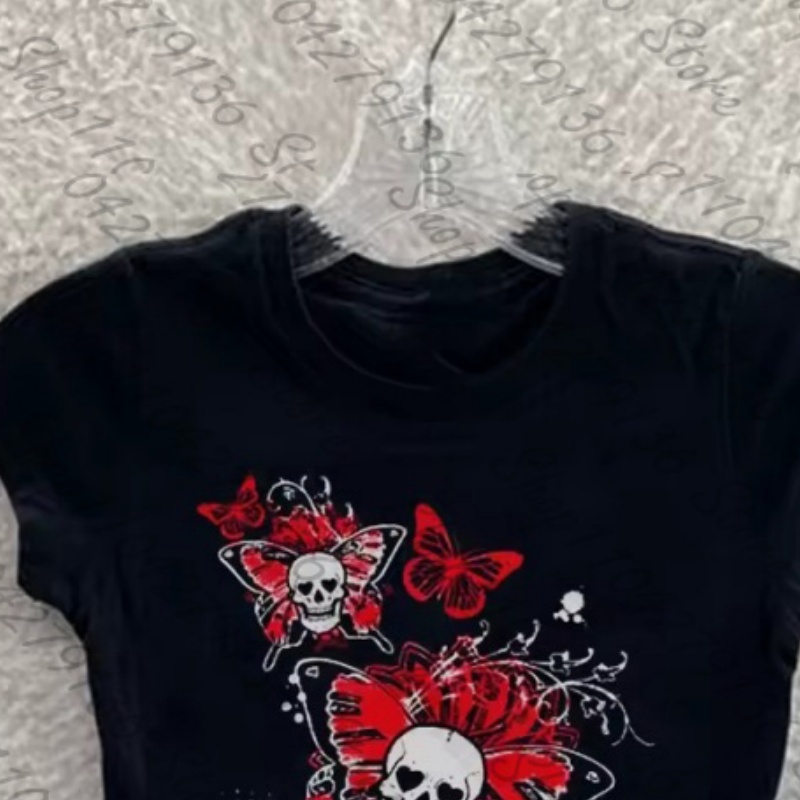 ملابس Y2K: تي شيرت أسود أنيق ب - مراجعة Y2K Graphic Baby Tee Crop وسعره