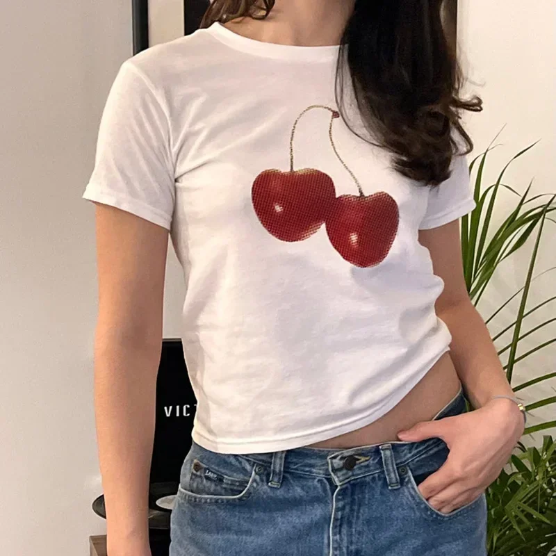 تي شيرت نسائي صيفي بتصميم جمال - مراجعة Y2K Graphic Baby Tee Crop وسعره