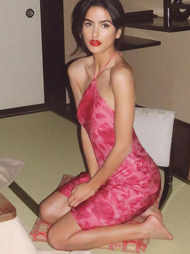 فستان دولزورا قصير برباط مطبوع - مراجعة Y2K Backless Halter Mini Dress وسعره