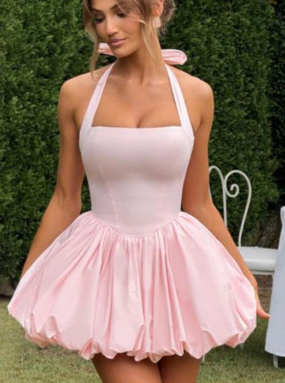 فستان قصير بحمالات رفيعة وطباع - مراجعة Y2K Backless Halter Mini Dress وسعره